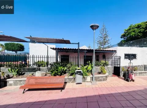 Casa en calle Arq Manuel de La Peña Sua