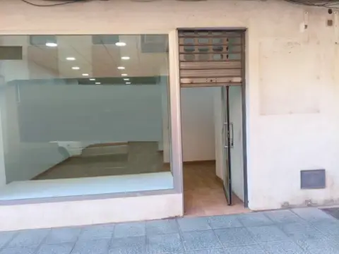 Local comercial en Avd. Mediterraneo
