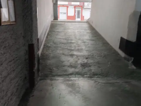 Garaje en calle de la Tierra