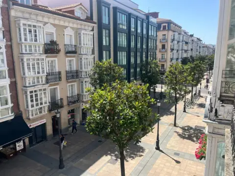 Piso en calle de Eduardo Dato