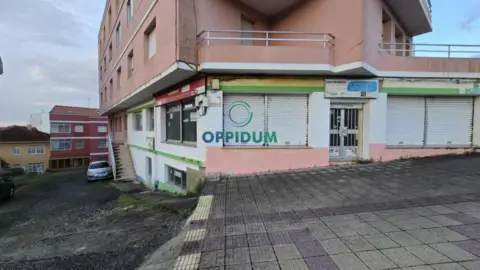 Local comercial en Avenida de la Cerca, 3