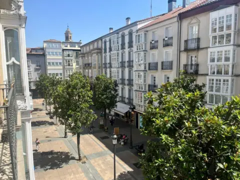 Piso en calle de Eduardo Dato