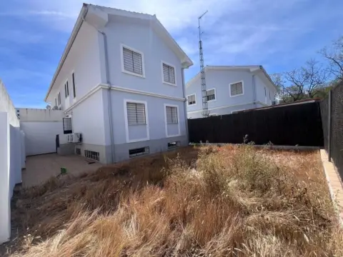 Casa pareada en calle Doctor Miguel Ríos Sarmiento