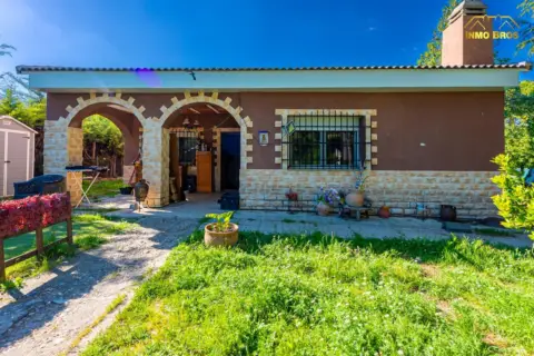 Chalet en Urbanización Torres