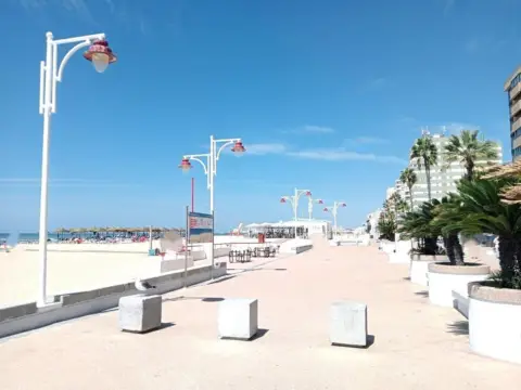 Piso en Playa Victoria - Paseo Marítimo
