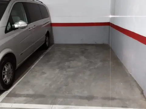 Garaje en calle de José Luis Varcárcel
