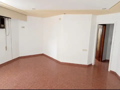 Piso – València, Tres Forques, l'Olivereta