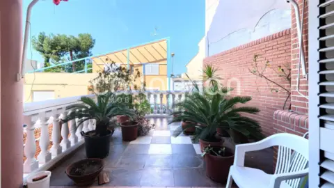 Casa adosada en Carrer Constitució
