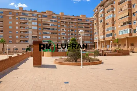 Local comercial en Los Girasoles