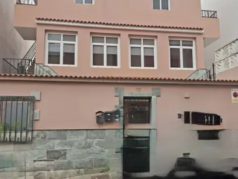 Piso en calle del Manzano