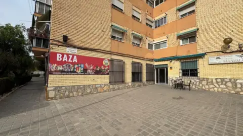 Local comercial en Avenida de los Ejércitos Españoles