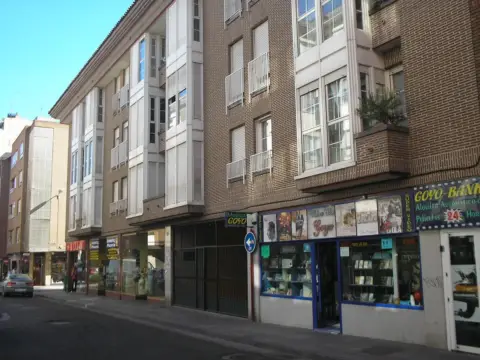 Local comercial en calle de Valverde