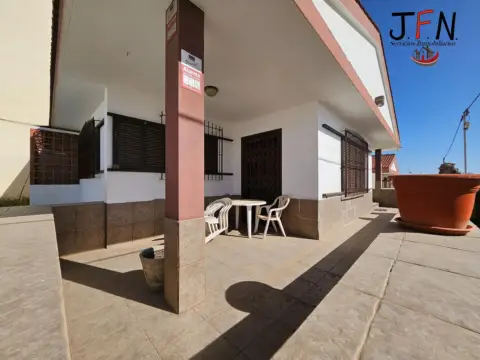 Chalet en calle Republica Del Peru
