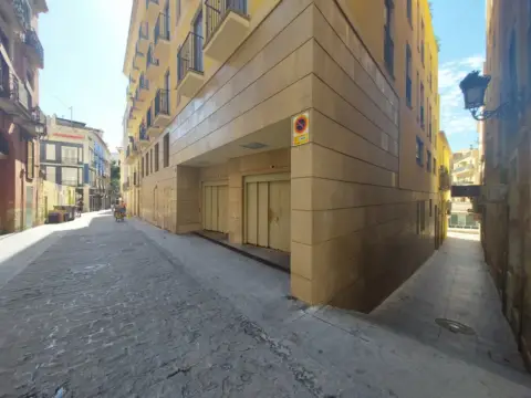 Garaje en Casco Histórico-Santa Cruz
