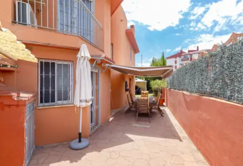 Casa pareada en calle de Carlos Arniches