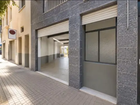 Local comercial en Carrer Conrado del Campo