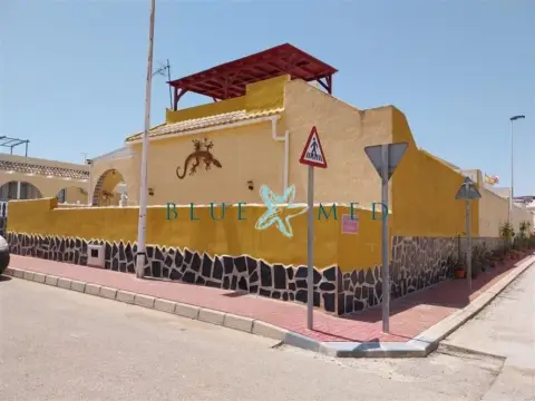 Chalet en calle Hernan Valle - Saladillo, nº 42