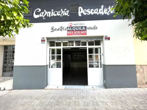 Local comercial en calle del Maestro Tomás Bretón, 8
