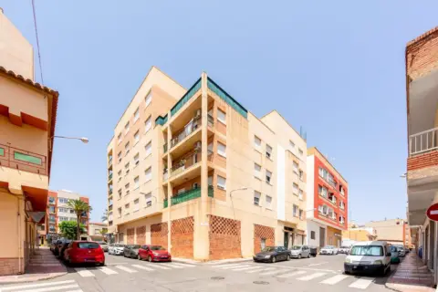 Local comercial en calle de Almería, 40