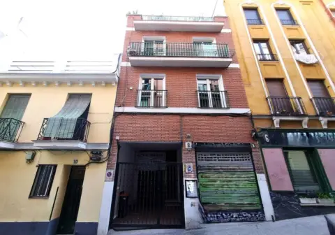 Trastero en calle de Rodas