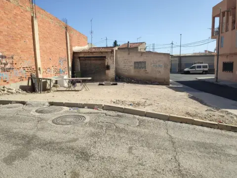 Terreno en calle de Tirso de Molina, 1