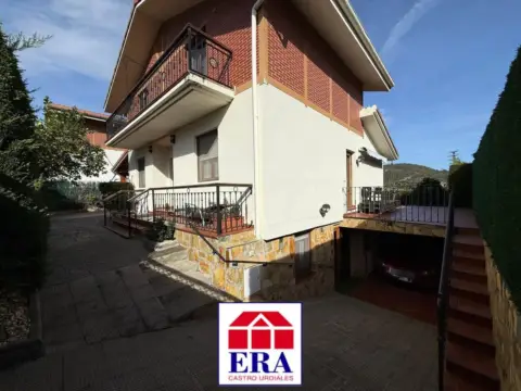 Chalet en Barrio Lusa, 28