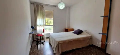 Habitación en calle de Almansa
