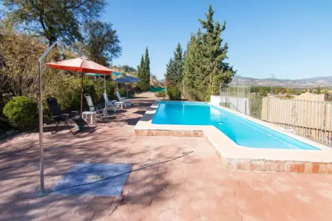 Chalet en calle La Caras de Cacín, Polígono 5 Parcelas 14, 15 Y