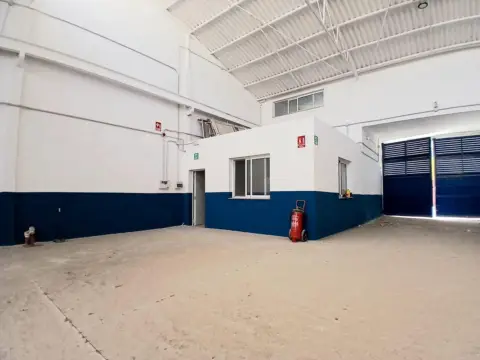 Nave industrial en Ciudad de Asís - Font-Calent - El Bacarot