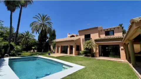 Chalet en calle Gladiolo