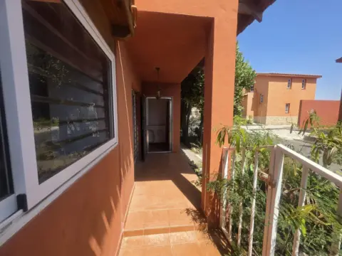Casa en Avenida Primero de Mayo, 26