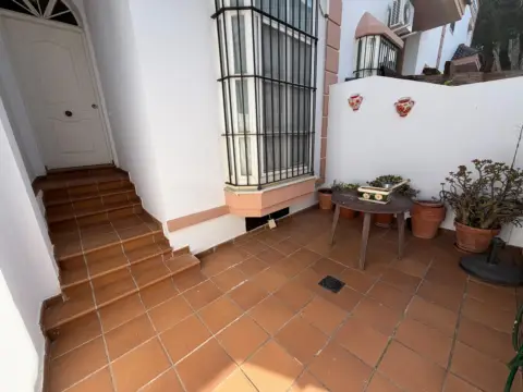 Casa adosada en calle Cetina