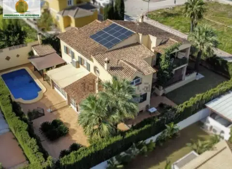 Chalet en La Pedrera-Vessanes