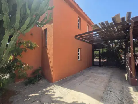 Casa en Avenida Primero de Mayo, 26