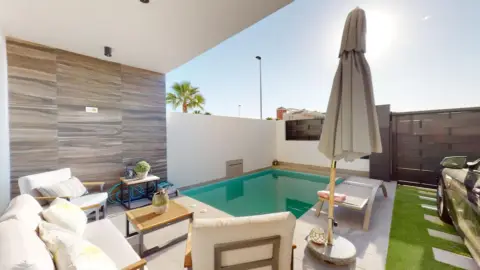 Chalet en calle de Santa Eulalia, 46