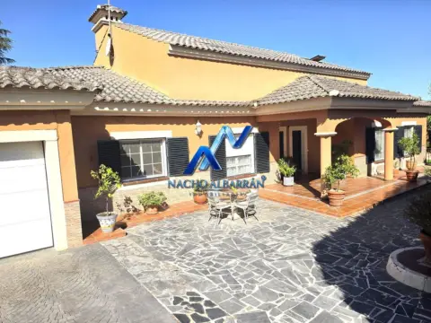 Chalet en Los Montitos-Carretera de Sevilla