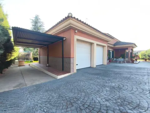 Chalet en Ctra de Sevilla - Ronda Sur