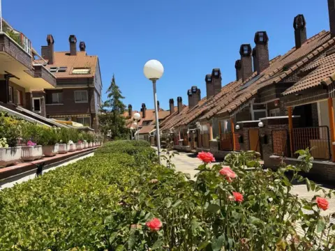 Casa adosada en calle de Mariano de los Cobos