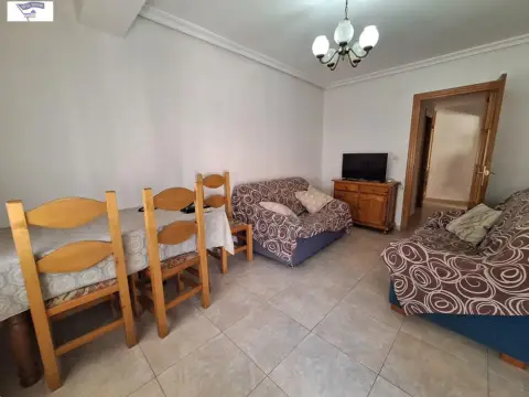 Piso en Ensanche-Franciscanos