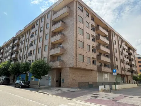 Piso en calle de la Autónoma