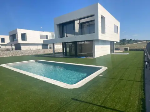 Chalet en Los Satélites-Roza Martín