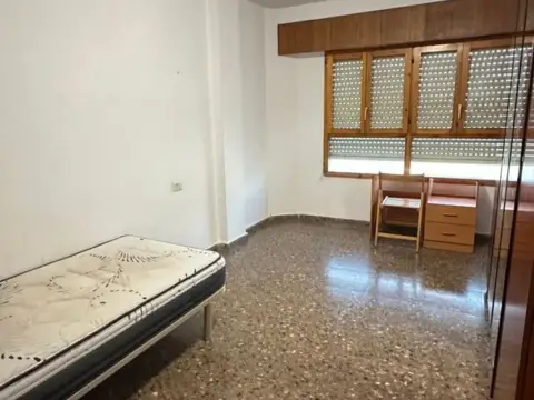 Piso en calle de Alicante, 66