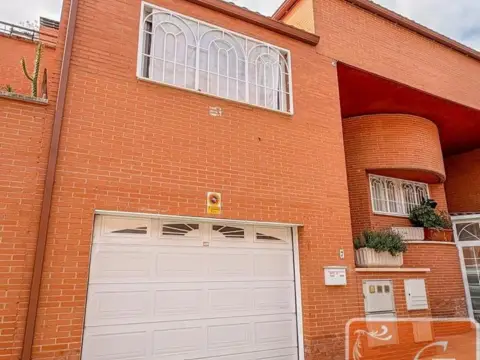 Chalet en calle Valdezarza