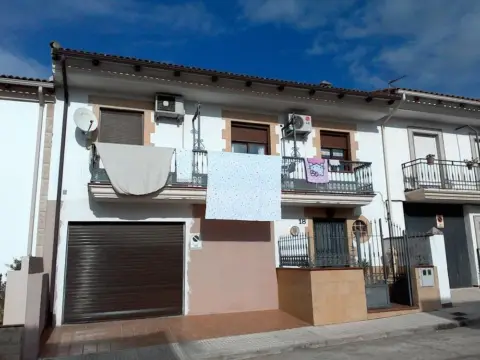 Casa adosada en calle de la Peñalosa, 18