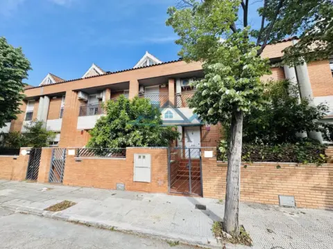 Casa adosada en calle del Pilar