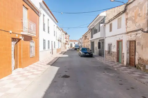 Casa en calle de la Baja