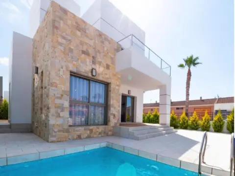 Chalet en Los Narejos
