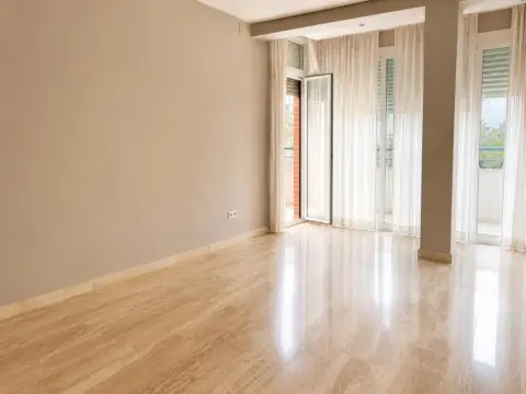 Piso en calle Virgen de Luján