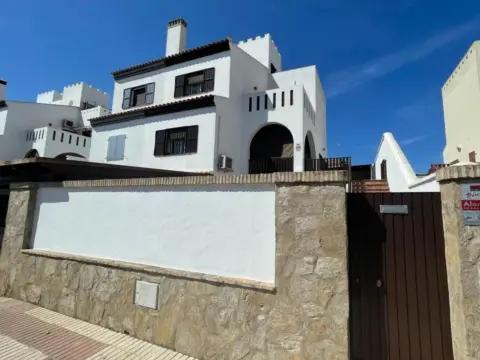 Casa pareada en Bonanza-Avda de Huelva-Bº Andalucia