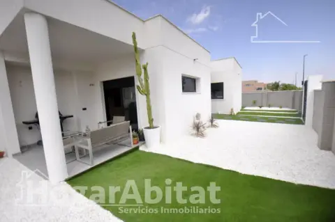 Casa en Urbanizacion Valencia La Vella
